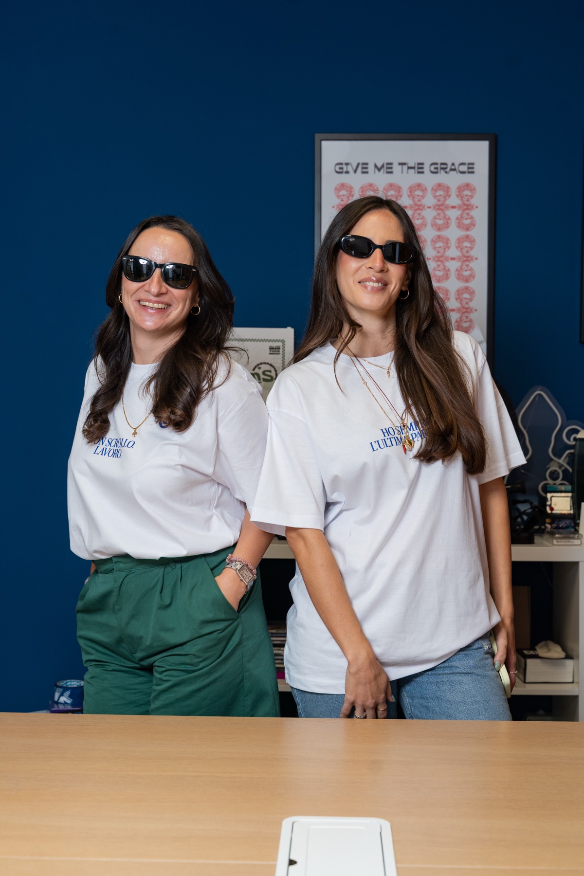 Annarita e Francesca di B&C Communication con gli occhiali da sole